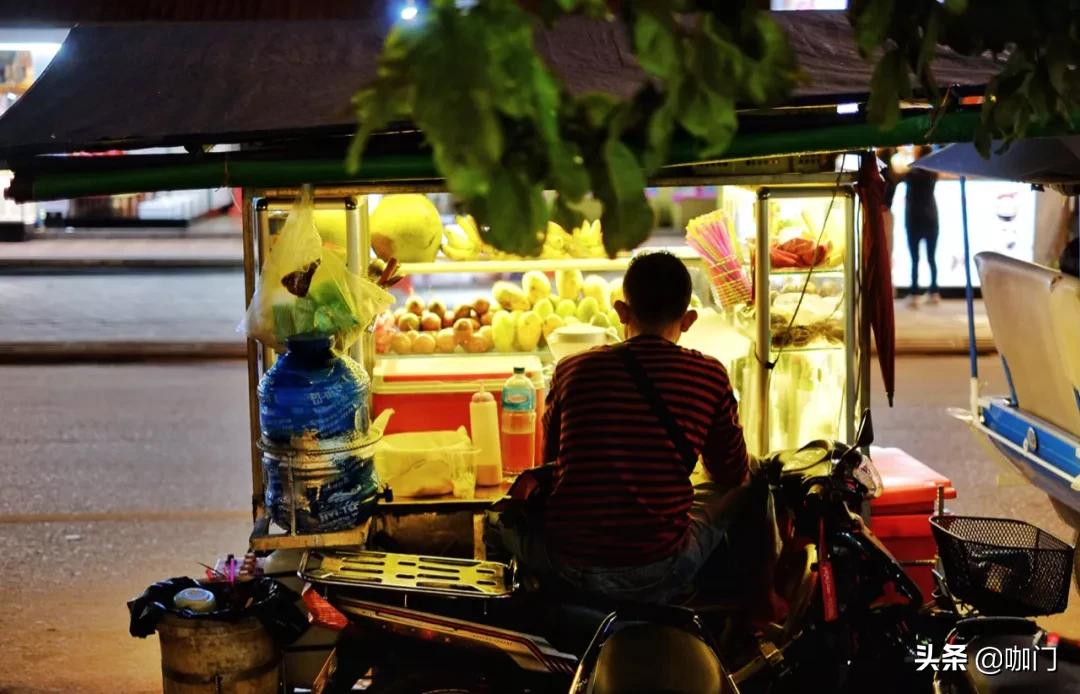 开纯果汁饮品店,鲜榨果汁店利润