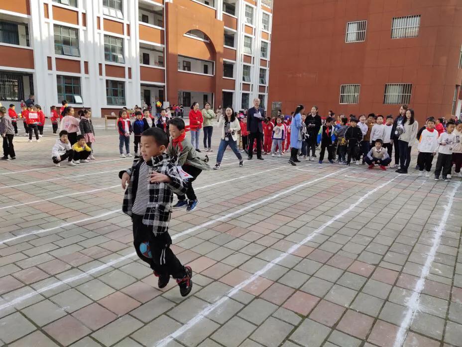 六安三里岗小学十四届运动会,六安城北小学2018运动会