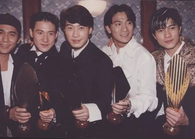 今天的故事女声版,今天的故事很简单女声版