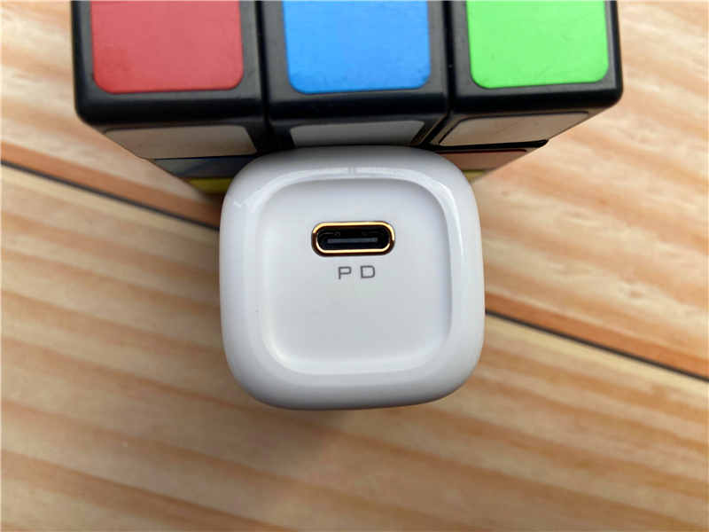 快充迷你小型充电器,麦多多100w氮化镓充电器