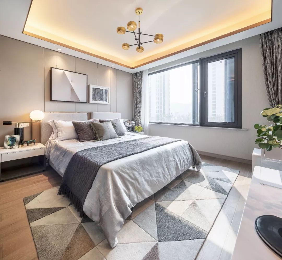 闭眼摇！最低中签率4.9%+地铁+滨江加持的湖景盘，最后一次上车