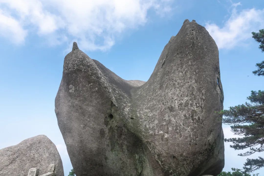 五岳中的南岳位于哪个省,九华山和天柱山哪座更值得游一游