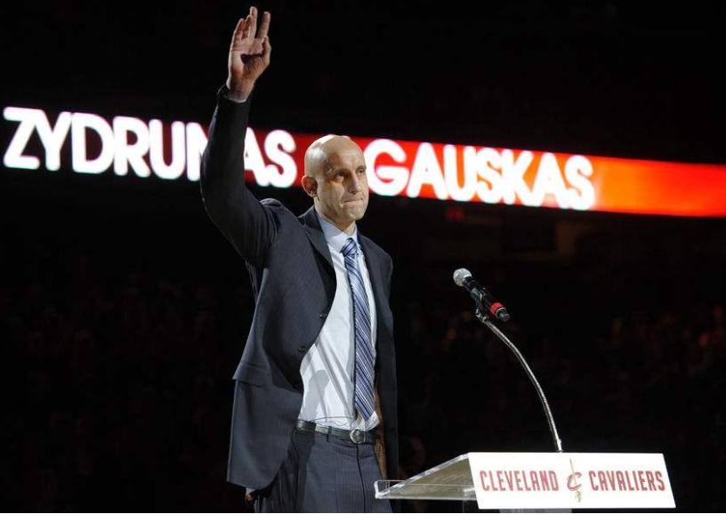 NBA挣千万退役能享福？看看他们真实生活，有人凄惨沦落为流浪汉