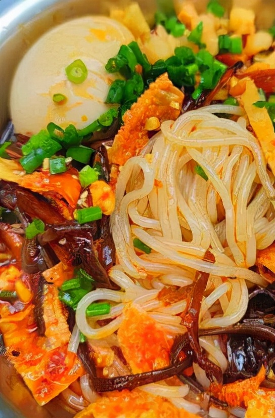 真的是又好吃又便宜的螺蛳粉,香而不腻的螺蛳粉真的太好吃了