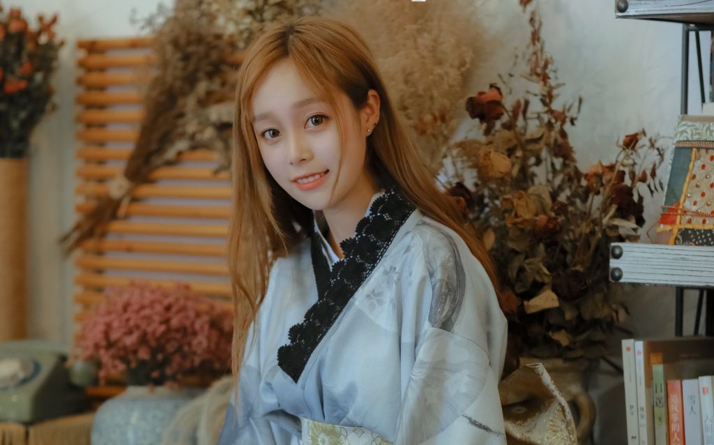 故事：法庭上，她是金牌律师，生活里，她却是父母领养来的替代品