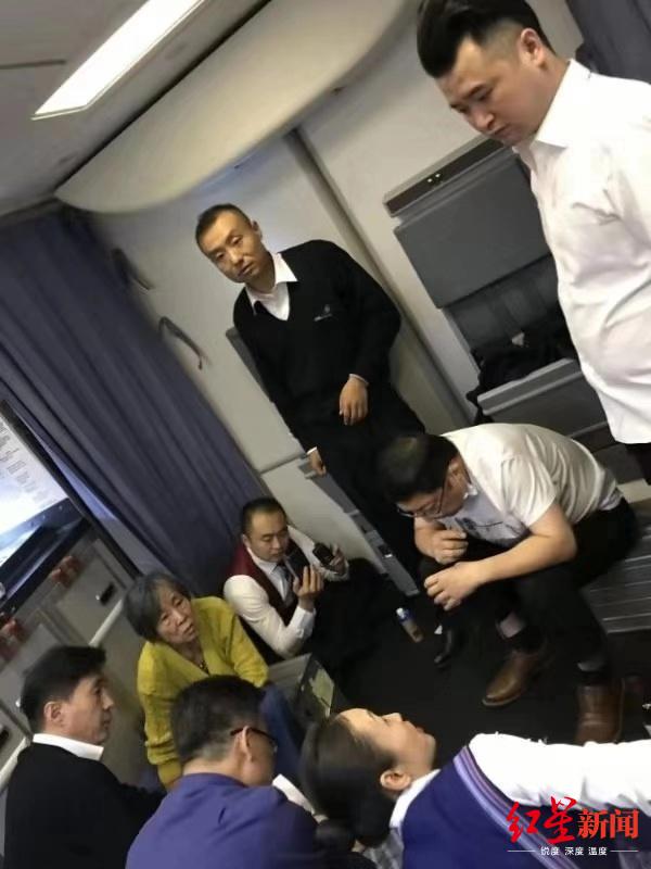 医生万米高空为乘客吸尿,万米高空吸尿医生