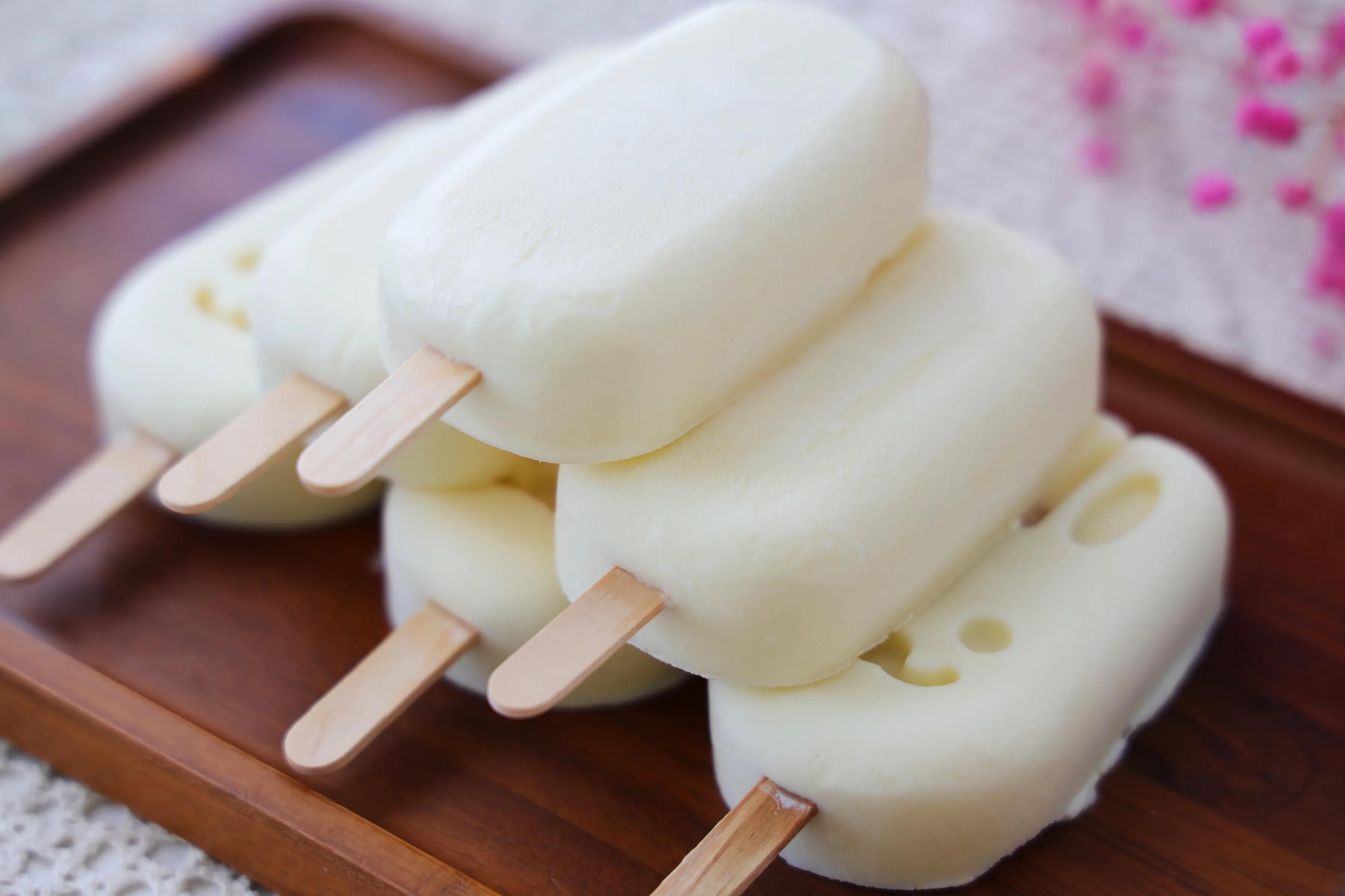 天气热了雪糕该怎么做呢,在热天没有冰箱怎么做雪糕