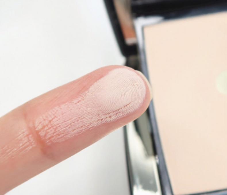 油皮粉底怎么才能脱妆不卡粉,油皮粉底怎么才不会斑驳