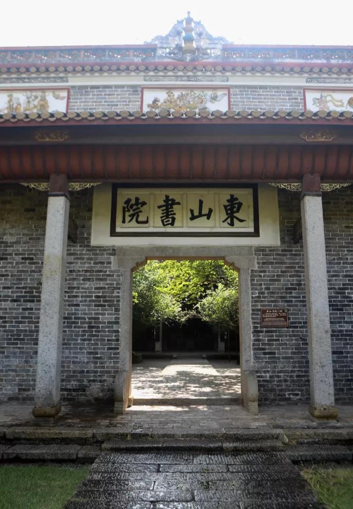 毛主席为何说，我虽然是湘潭人，但受的是湘乡人的教育