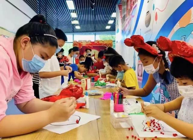 快乐的“黄金周”，寂寞的“课桌椅”——直击“双减”后的国庆假期