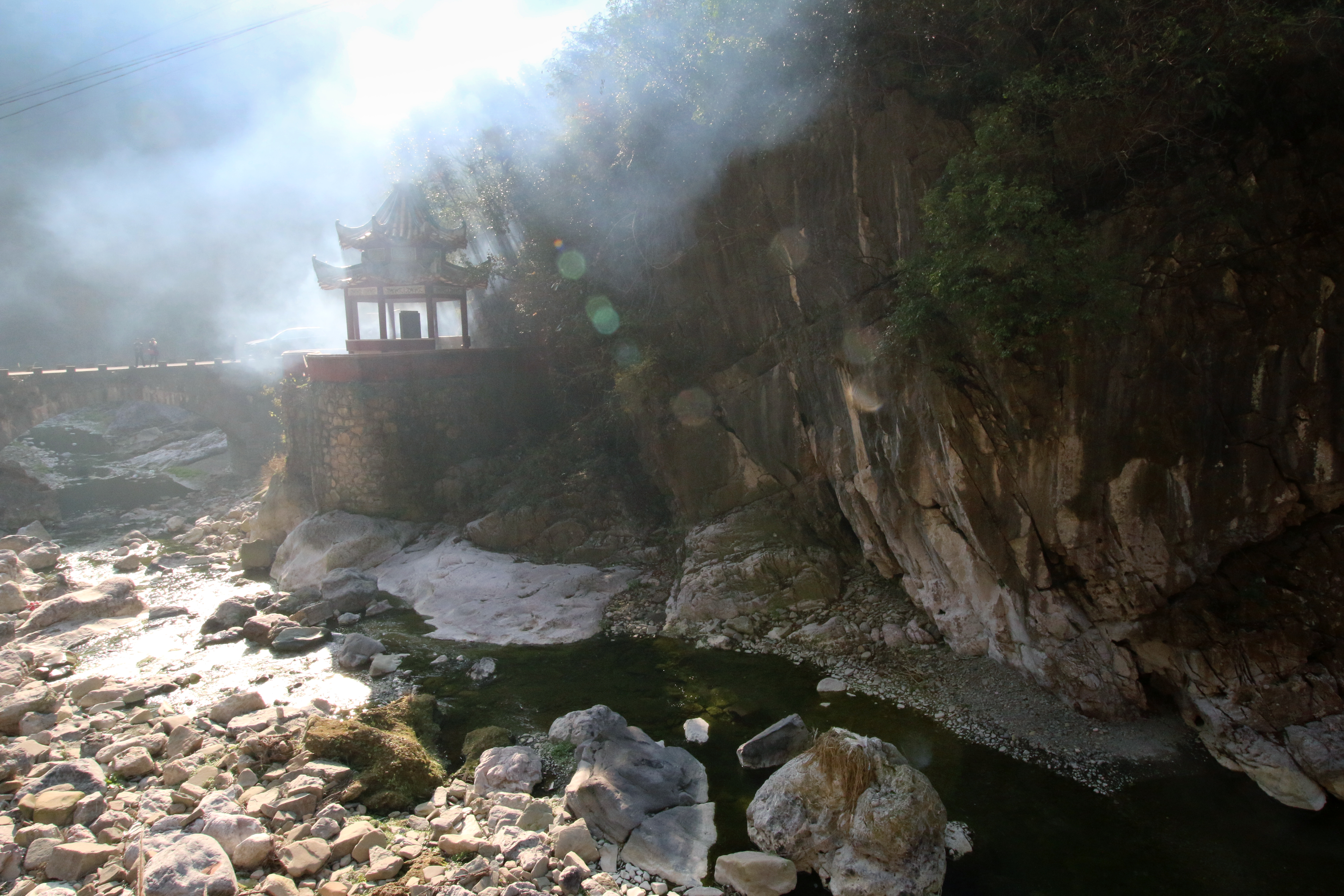 赤兔马下雪被绊马索,赤兔马跳过几条绊马索