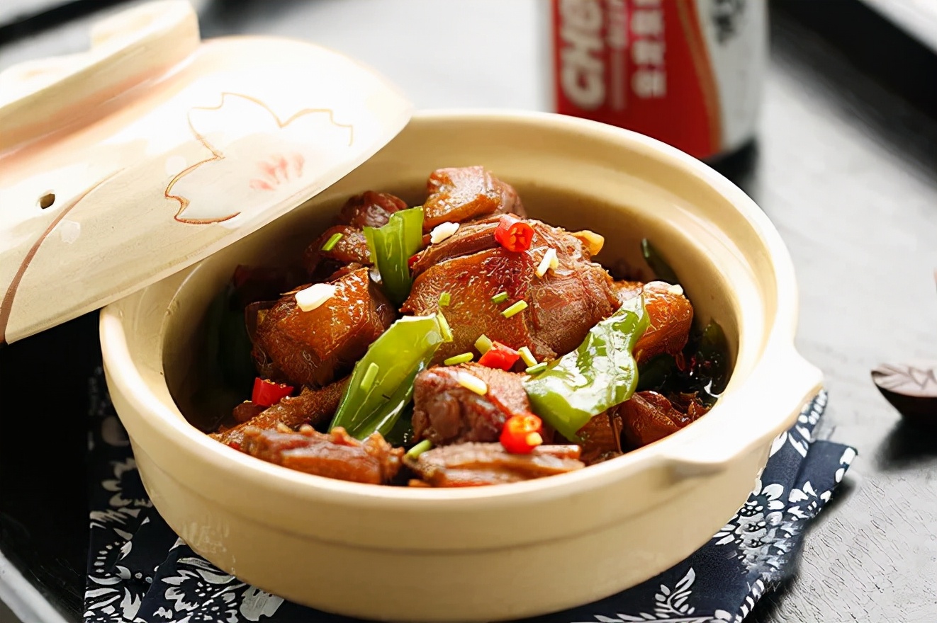 夏天鸭肉怎么炖好吃又营养,鸭肉怎么煮好吃又简单不上火