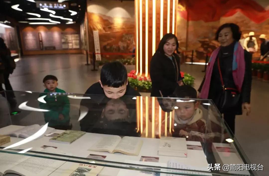 回眸2023展望2024,回眸2022展望2023