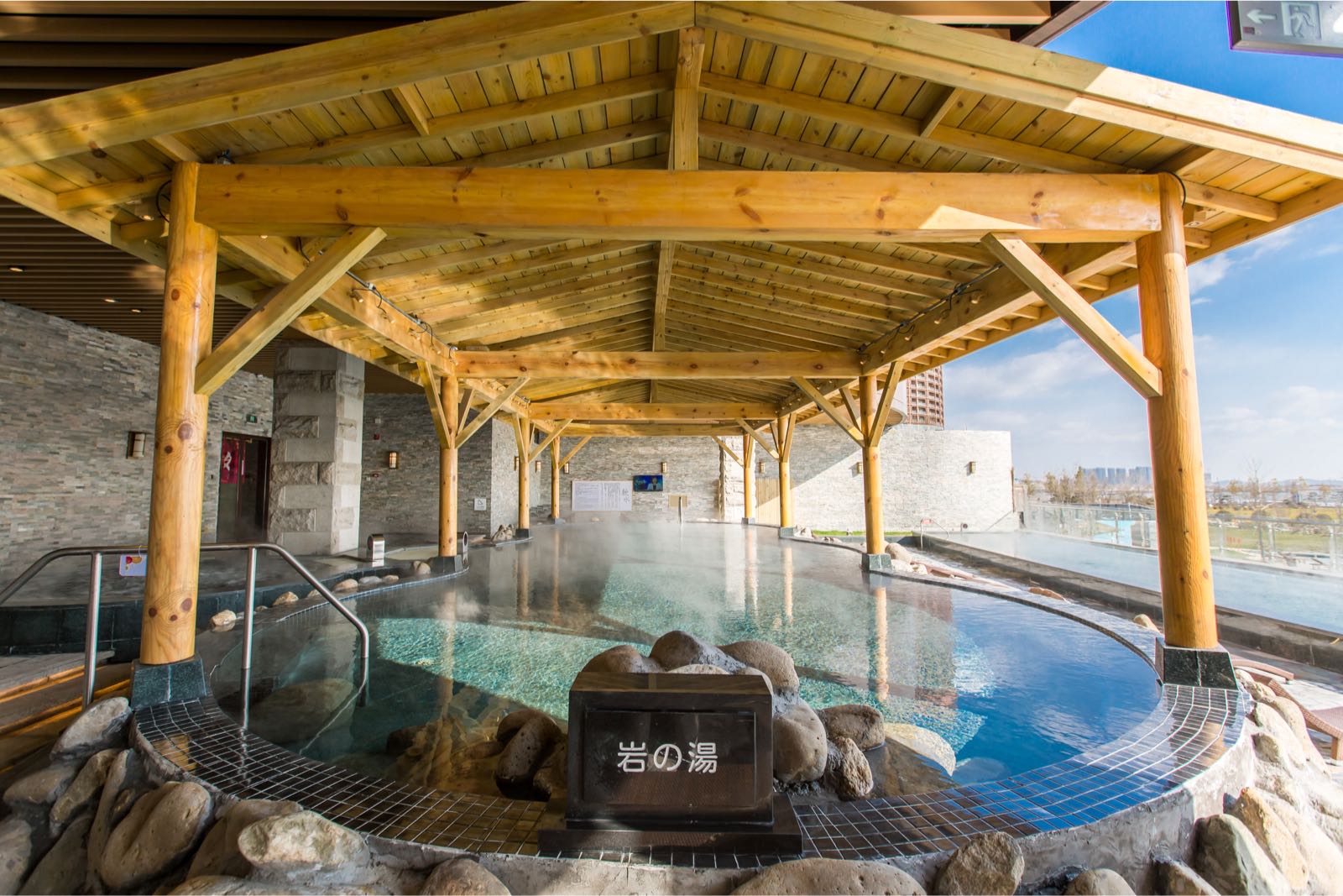 青岛红树林度假世界位置在哪里,青岛哪里适合周末休闲度假的地方