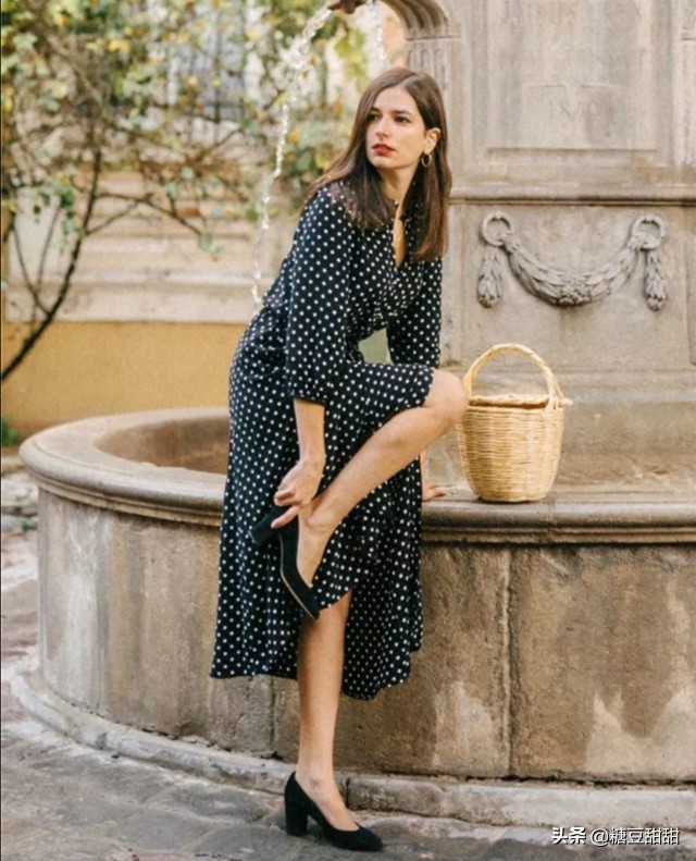 时尚潮流奶奶鞋,22年流行的奶奶鞋