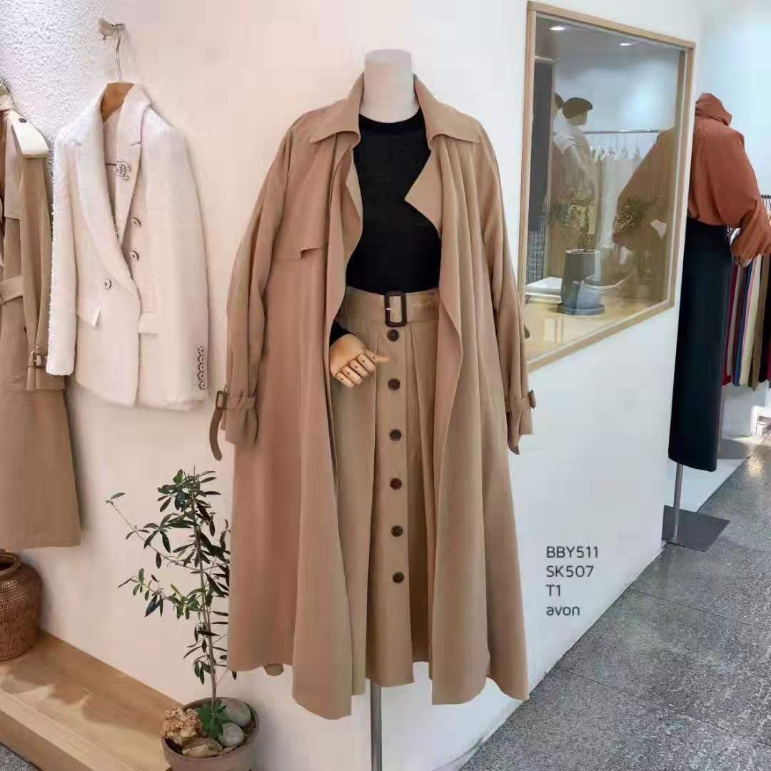 2018年韩国爆火的红蓝两边外套,韩国最新外套穿搭