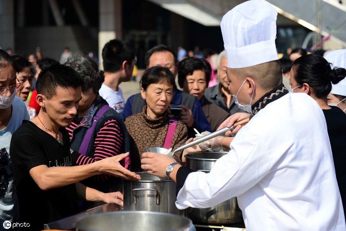 全自动包子机做包子全过程,了不起的包子