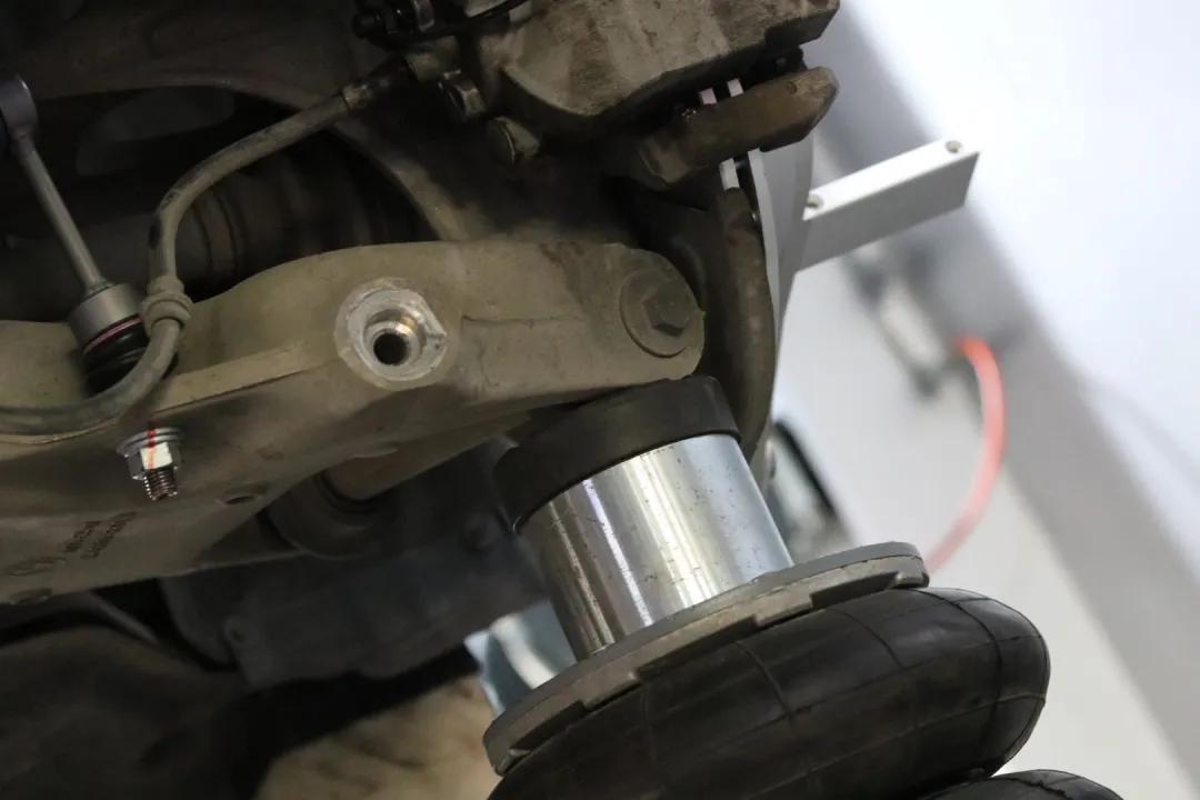 怪兽修车宝马,怪兽修车老车翻新天津