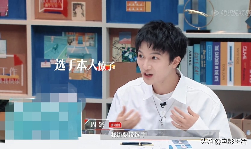 何炅又圈粉了！疫情在家学会5种乐器，网友：优秀的人果然很自律