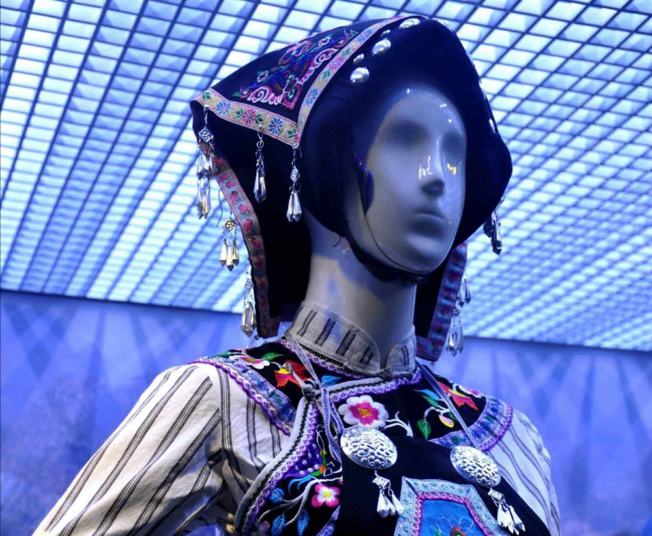 喜欢银饰送什么礼品,喜欢银饰的少数民族