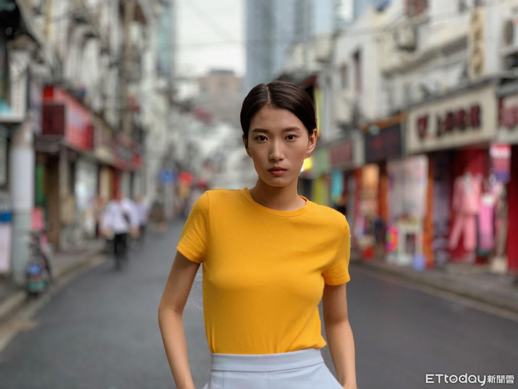 苹果xsmax白色真机图赏,iphonexsmax怎么看起来有高级感