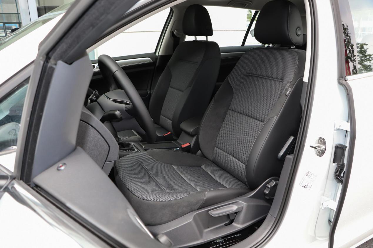 高尔夫旅行版优缺点,大众高尔夫61.4t手动挡优缺点