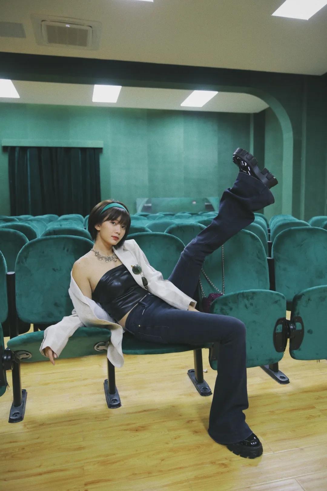 实用又时髦的基础款穿搭,一周穿搭简单好看