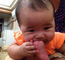 搞笑gif图妹子你太逗了,搞笑gif妹子你的衣服太前卫了