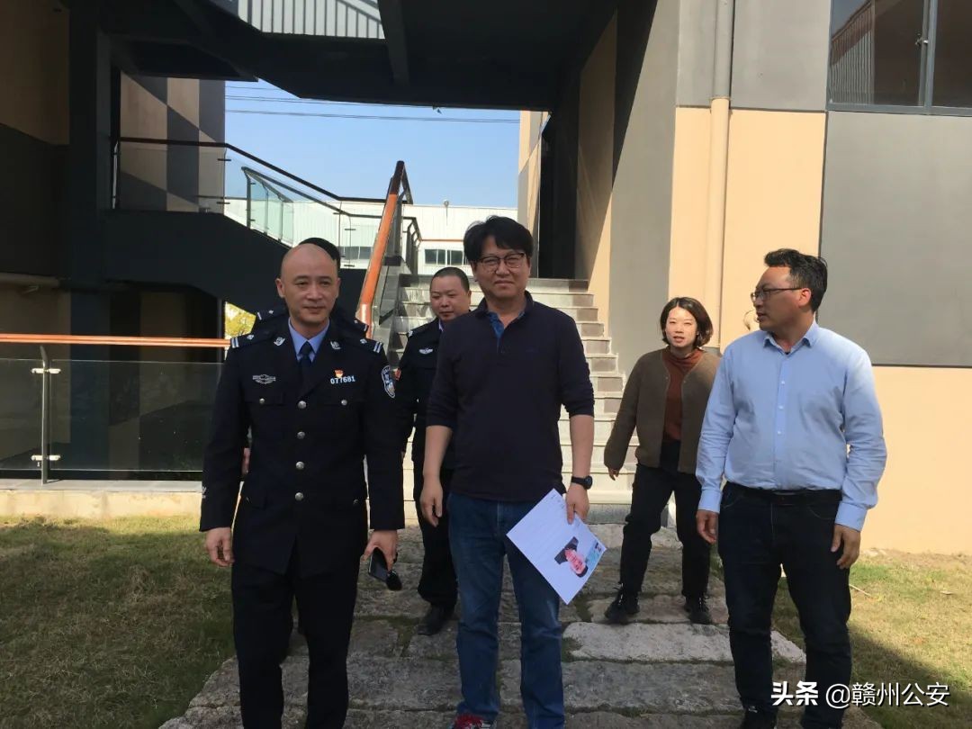 【我为群众办实事】逃犯网吧被带走,再推便民措施……赣州警方在行动!