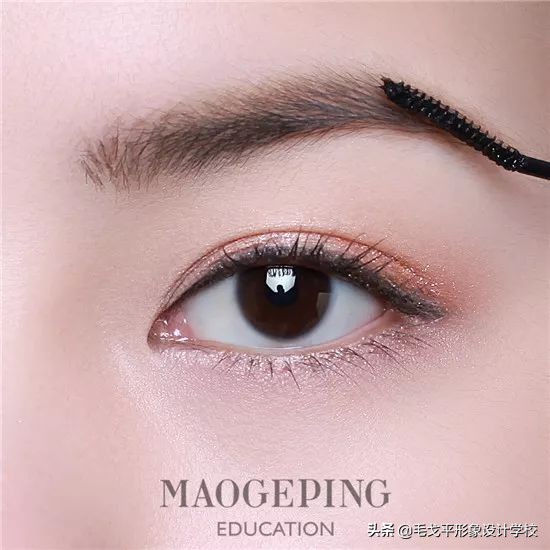 眉毛画的漂亮,眉毛画得好的秘诀就是用马克笔