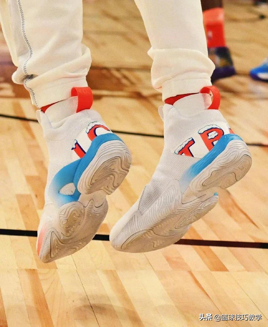 经常崴脚穿什么类型的球鞋,实战起步快不崴脚的球鞋