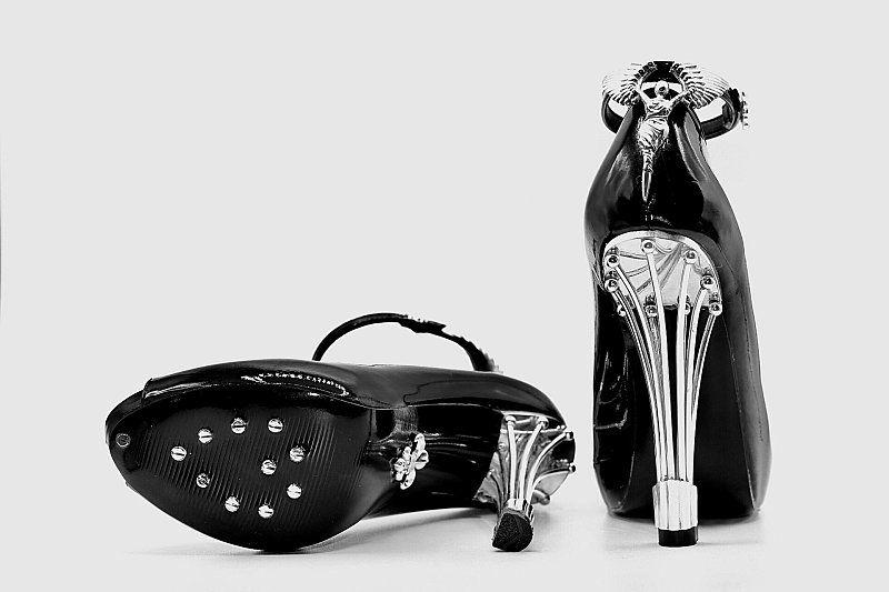 英国顶级名牌高跟鞋,英国顶级奢华高跟鞋