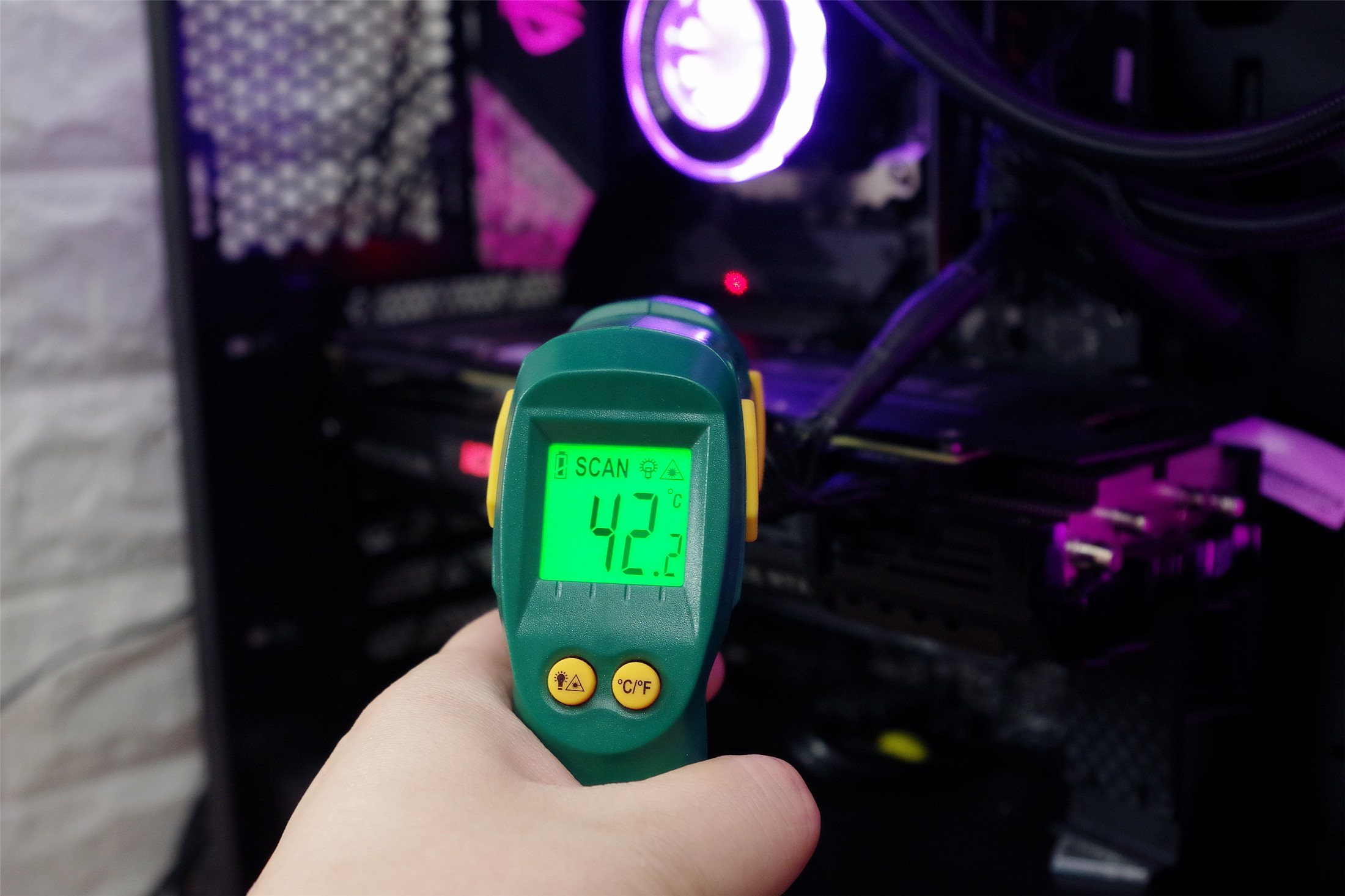 固态硬盘选东芝还是铠侠好,东芝ssd为什么改名铠侠