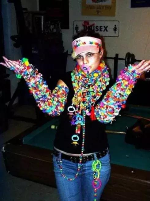 火爆全宇宙的“泫雅风”背后有着怎样的文化元素?转发送眼影盘