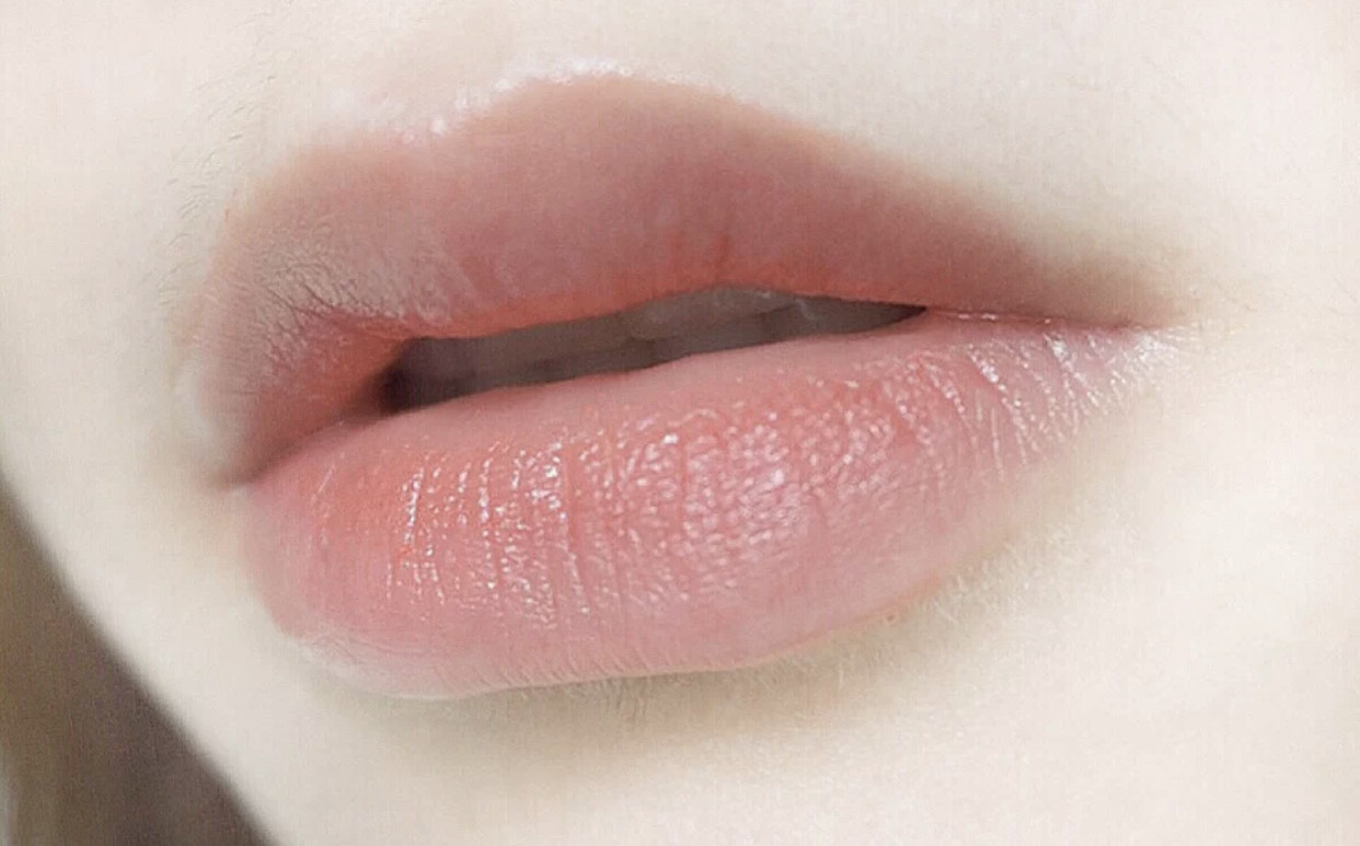 唇干唇裂涂什么唇膏比较好,唇干唇裂用什么唇油