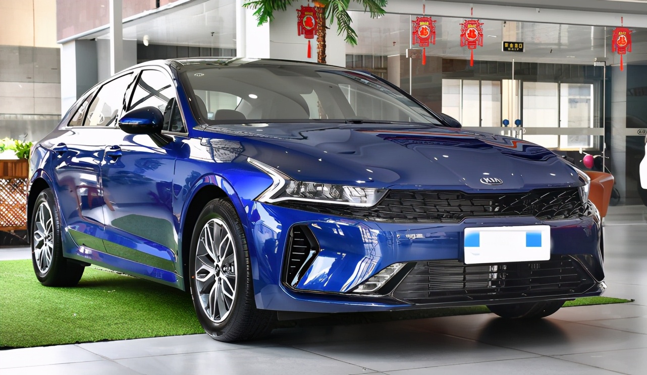 16万的起亚k5,16款起亚k51.6t11万公里