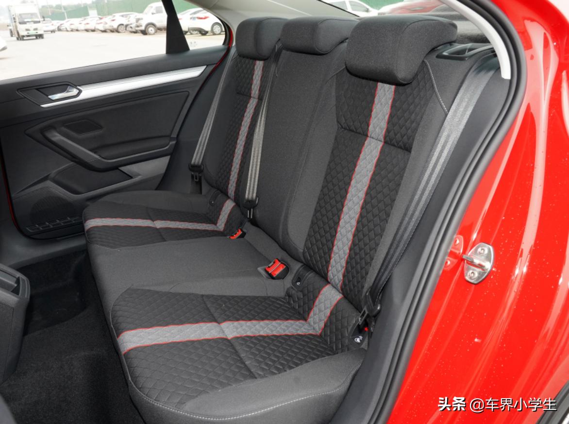 一款适合年轻人开的轿跑大众cc,19年大众凌渡230风尚版值得入手