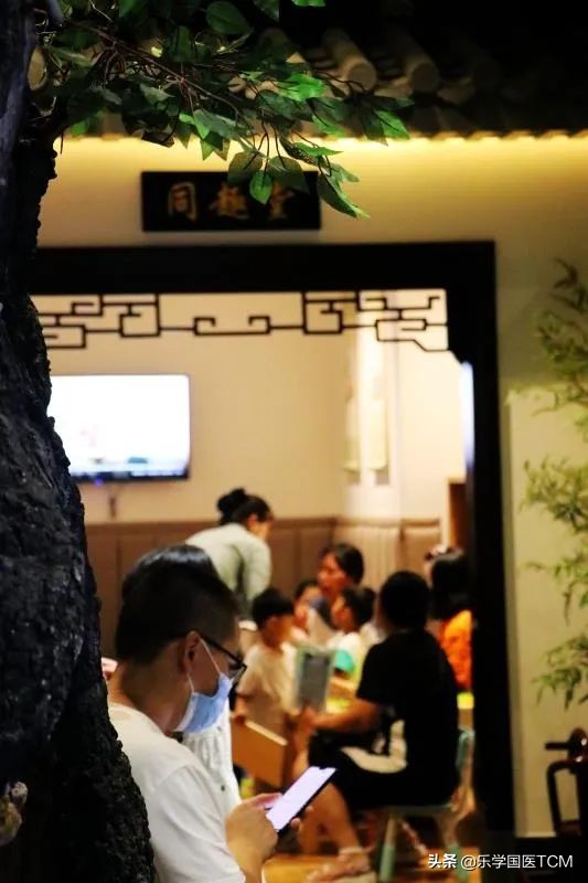 这里古韵犹存别具匠心游北京同仁堂中医馆品中医药文化