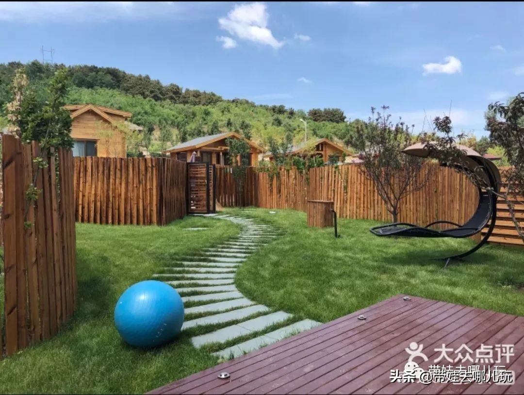 住别墅、滚草坪、躺在床上看电影，密云轻奢营地的花样玩法