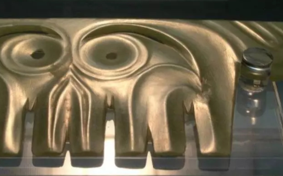 红山文化玉器研磨工艺怎样辨别,红山玉器的抛光打磨痕迹