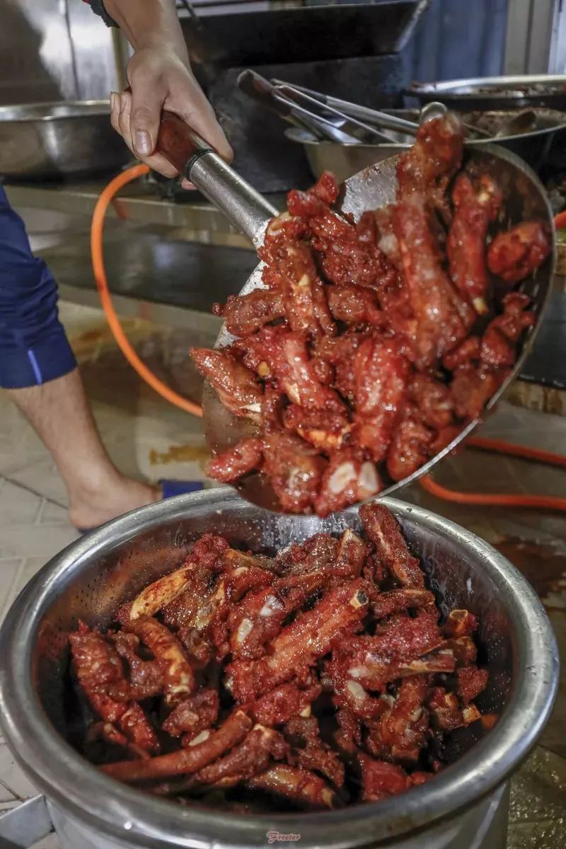 我们跟着本地人吃完这十家店，做了一份最靠谱的三亚美食线路