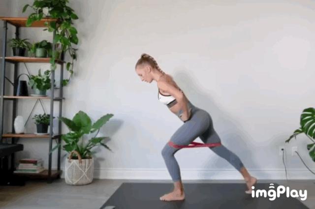 健身房里的翘臀怎么练出来的?一根弹力绳就能搞定你的蜜桃臀