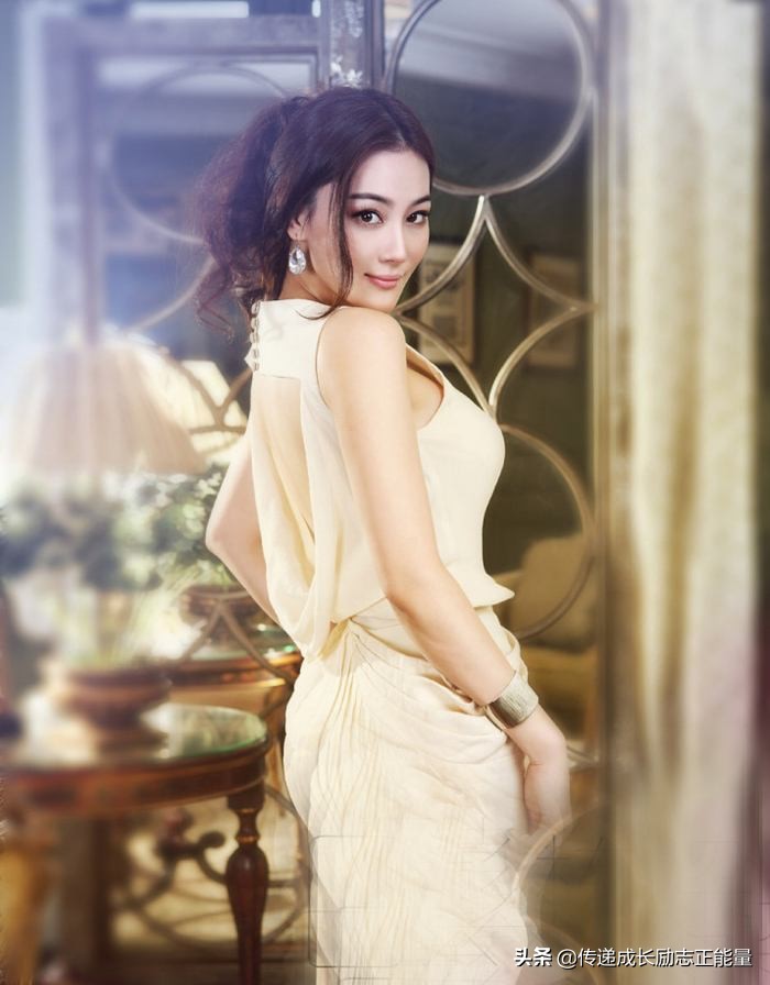 张馨予足球宝贝时最火写真,张馨予中国队足球宝贝