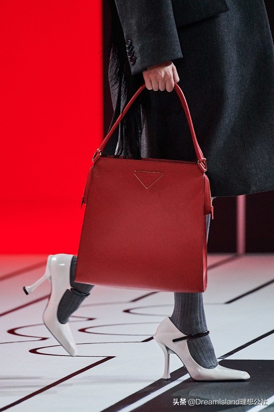 prada2023早春新款包,新款prada时装包晚宴包