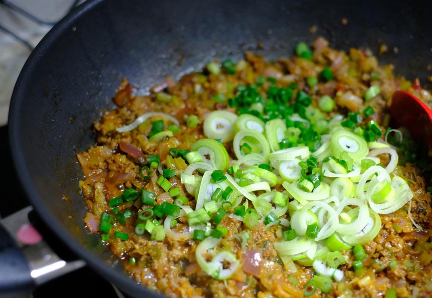 川菜大师教的葱香牛肉面，香辣过瘾，比麻辣小面更好吃
