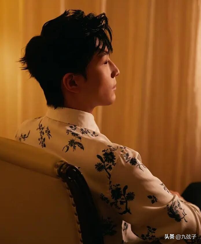 从“山楂树之恋”到“不速来客”，“豪门女婿”窦骁都经历了什么