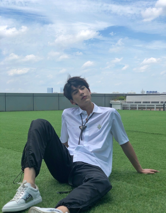 吴宣仪出道回顾,吴宣仪与杨超越哪个资源好