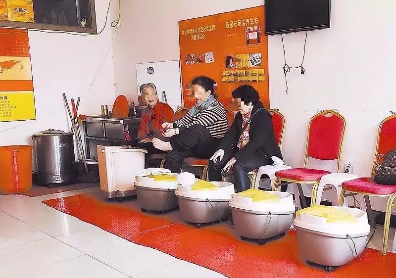 泡脚保健品是不是骗人的,药物养生泡脚的骗局揭秘