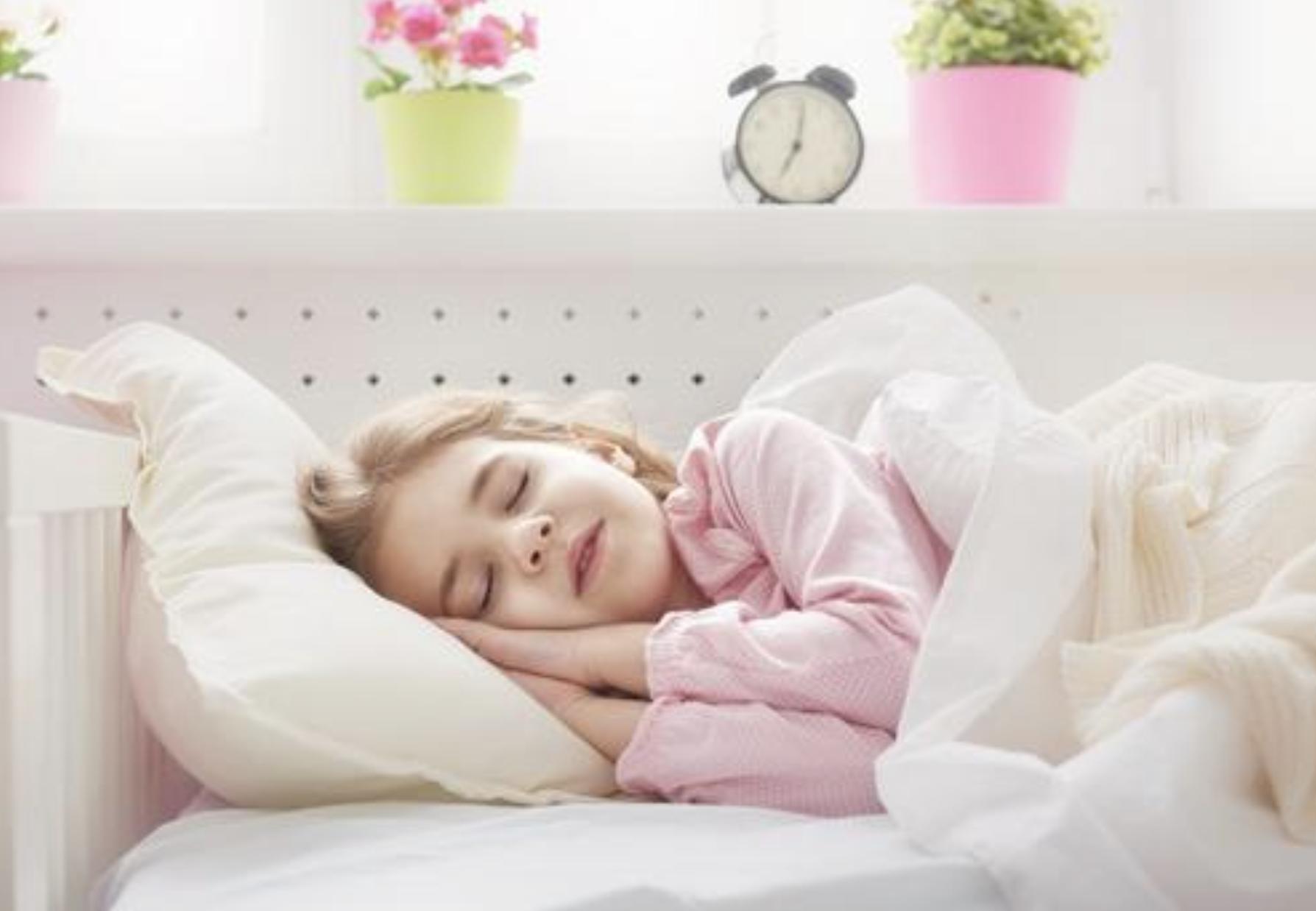 一招解决宝宝不睡觉,宝宝不肯睡觉如何让她睡