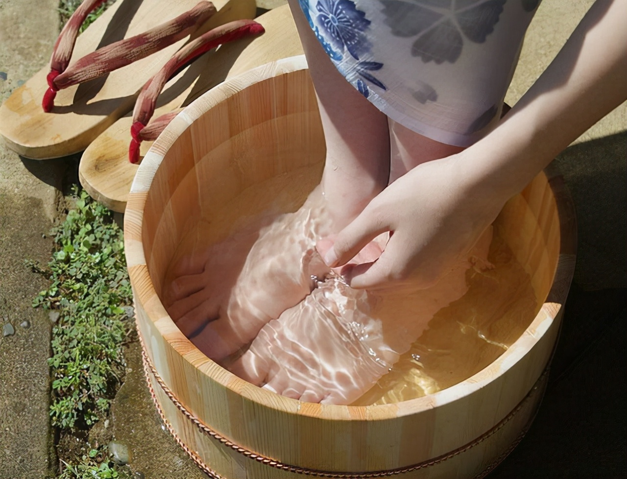 “大姨妈”来探望你,建议别做这5件事,看看你了解多少